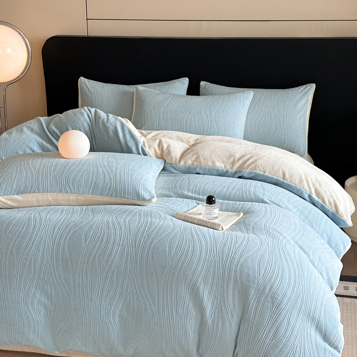 91家纺网 家纺一手货源 找家纺 蓝极人 2025新款AB版烂花牛奶绒四件套 烂花-蓝黄