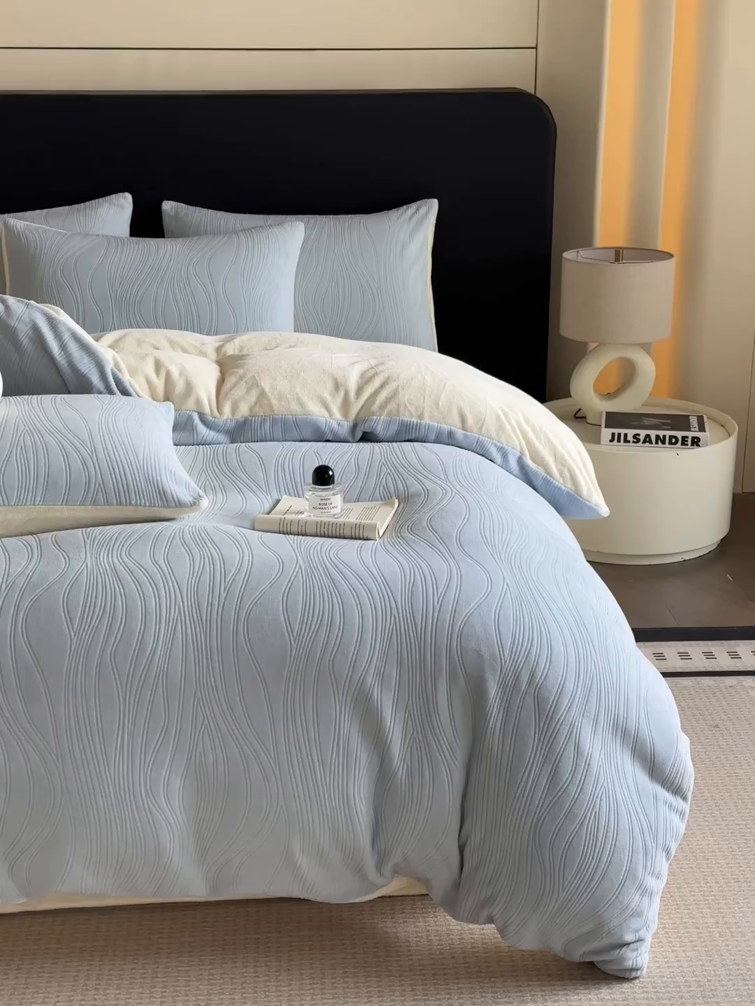 91家纺网 家纺一手货源 找家纺 蓝极人 2025新款AB版烂花牛奶绒四件套 烂花-蓝黄