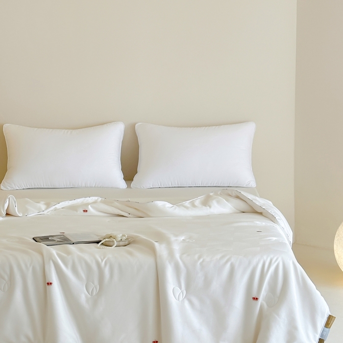 91家纺网 家纺一手货源 找家纺 茧羽世家 2025新款皇冠蝶翼蚕丝被 被子被芯 圆冠