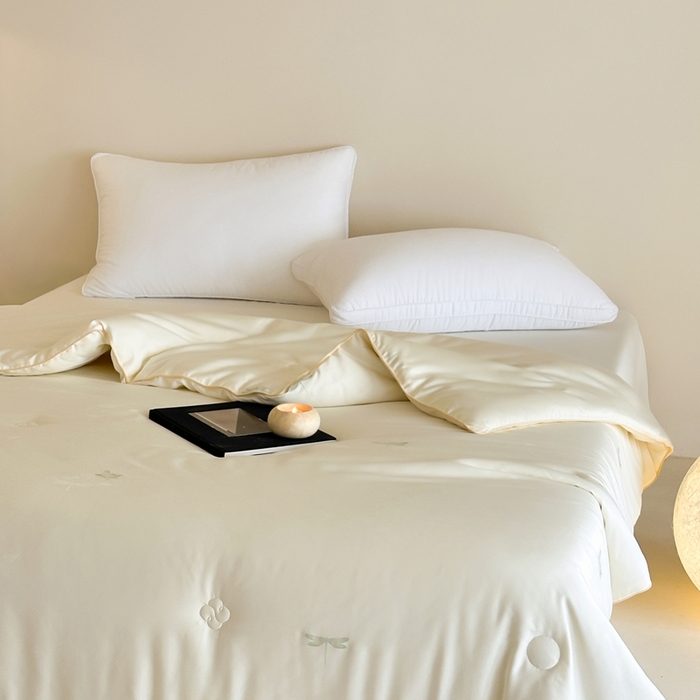 91家纺网 家纺一手货源 找家纺 茧羽世家 2025新款豆绒生态被 被子被芯 亭亭玉立