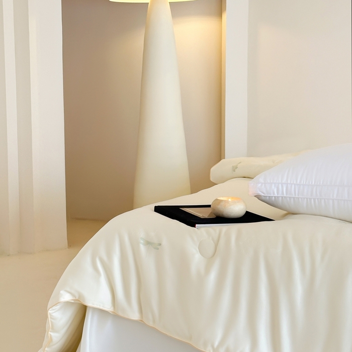 91家纺网 家纺一手货源 找家纺 茧羽世家 2025新款豆绒生态被 被子被芯 亭亭玉立