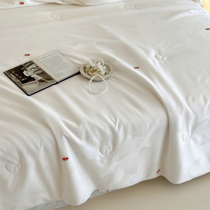 91家纺网 家纺一手货源 找家纺 茧羽世家 2025新款皇冠蝶翼蚕丝被 被子被芯 圆冠