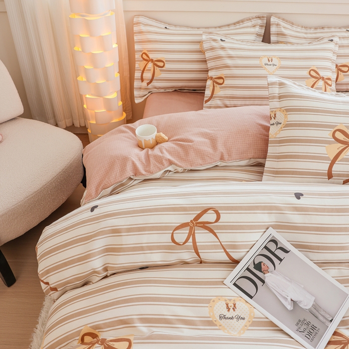 91家纺网 家纺一手货源 找家纺 优纤家纺 2025新款120克磨毛斜纹卡通花卉印花植物羊绒四件套 淑女屋-咖