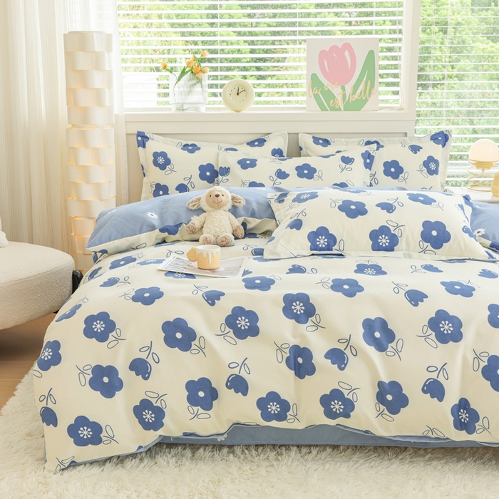 91家纺网 家纺一手货源 找家纺 优纤家纺 2025新款120克磨毛斜纹卡通花卉印花植物羊绒四件套 春风恋情