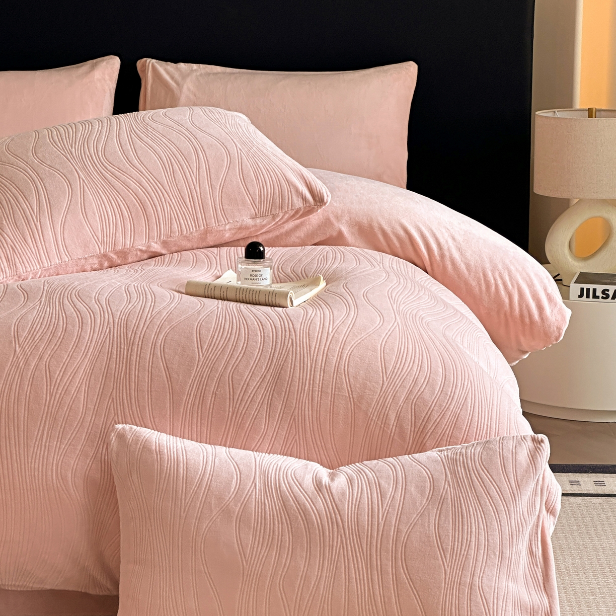 91家纺网 家纺一手货源 找家纺 酱子 2025新款AB版烂花牛奶绒四件套 烂花-桃粉