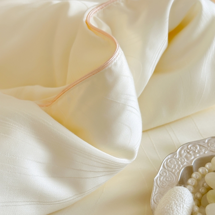 91家纺网 家纺一手货源 找家纺 茧羽世家 2025新款丝韵东方蚕丝被 被子被芯 丝韵东方-浅豆黄