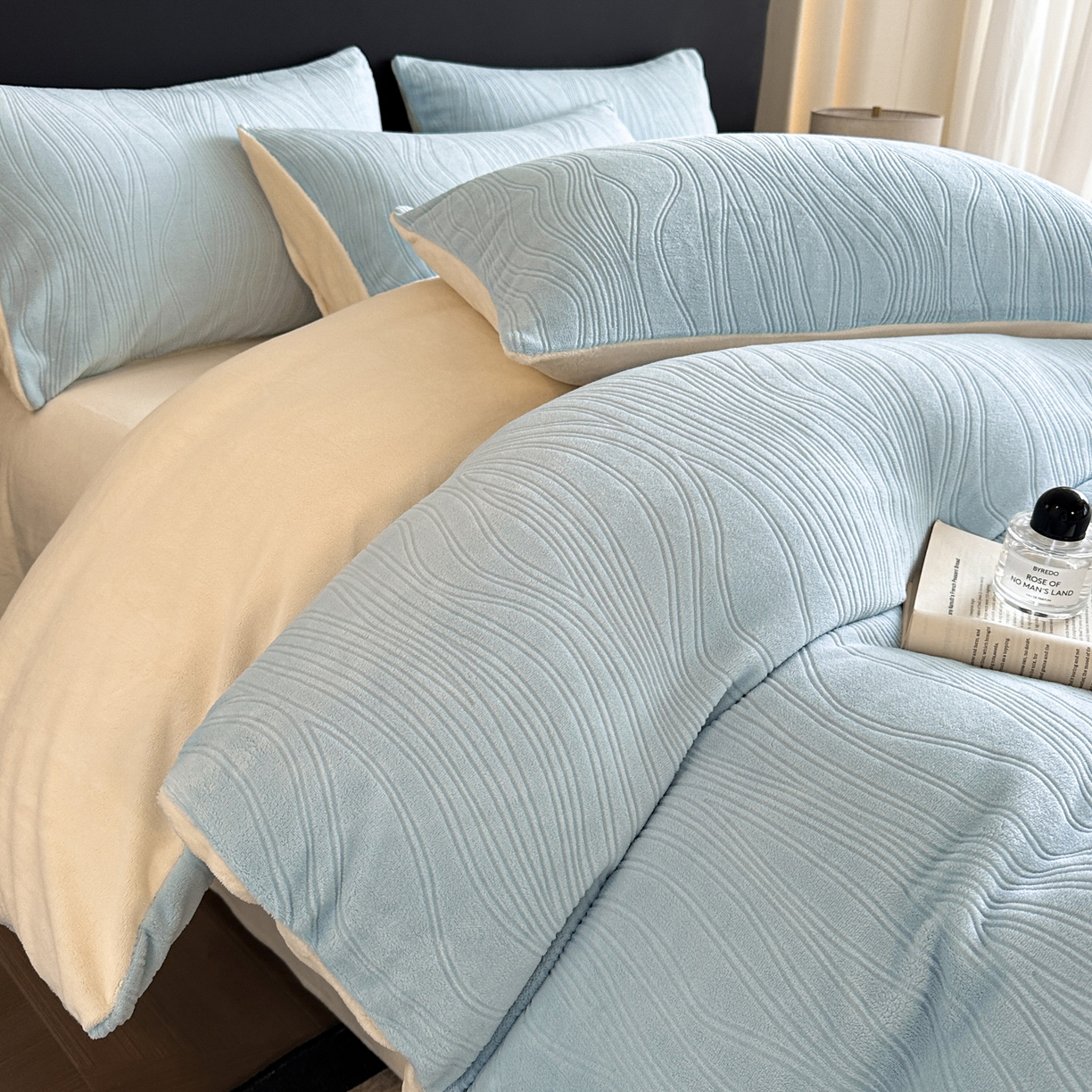 91家纺网 家纺一手货源 找家纺 酱子 2025新款AB版烂花牛奶绒四件套 烂花-蓝黄