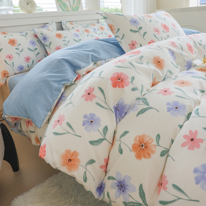 91家纺网 家纺一手货源 找家纺 优纤家纺 2025新款120克磨毛斜纹卡通花卉印花植物羊绒四件套 科莫花园