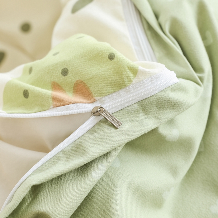 91家纺网 家纺一手货源 找家纺 优纤家纺 2025新款120克磨毛斜纹卡通花卉印花植物羊绒四件套 恐龙告白