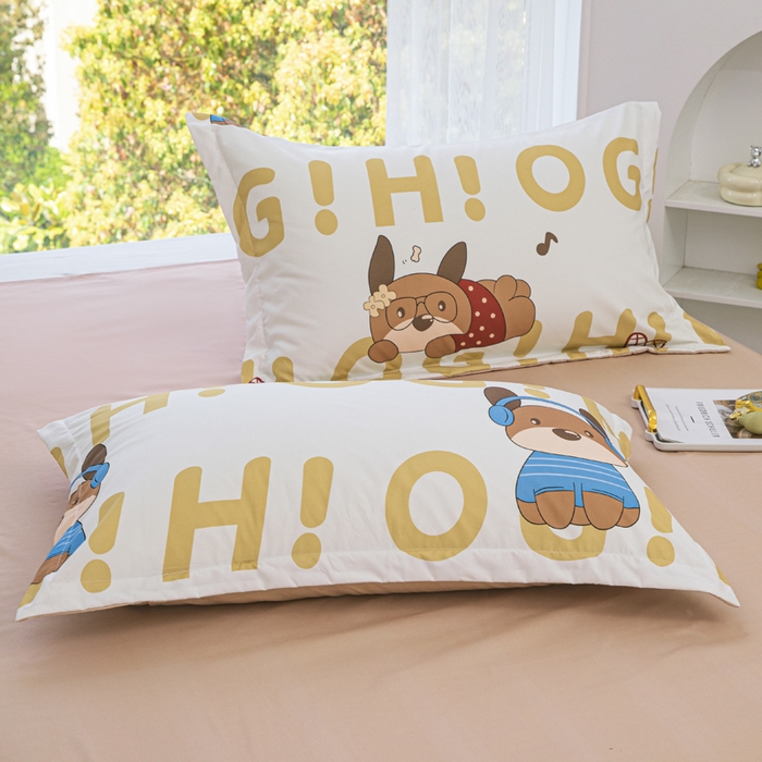 91家纺网 家纺一手货源 找家纺 优纤家纺 2025新款120克磨毛斜纹卡通花卉印花植物羊绒四件套 字母小狗