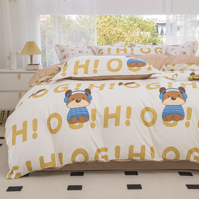 91家纺网 家纺一手货源 找家纺 优纤家纺 2025新款120克磨毛斜纹卡通花卉印花植物羊绒四件套 字母小狗