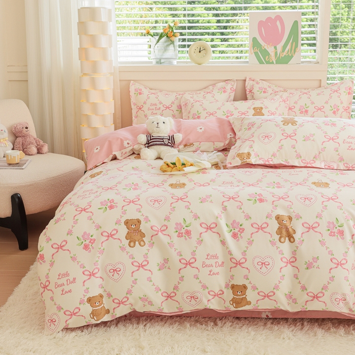 91家纺网 家纺一手货源 找家纺 优纤家纺 2025新款120克磨毛斜纹卡通花卉印花植物羊绒四件套 蝴蝶熊