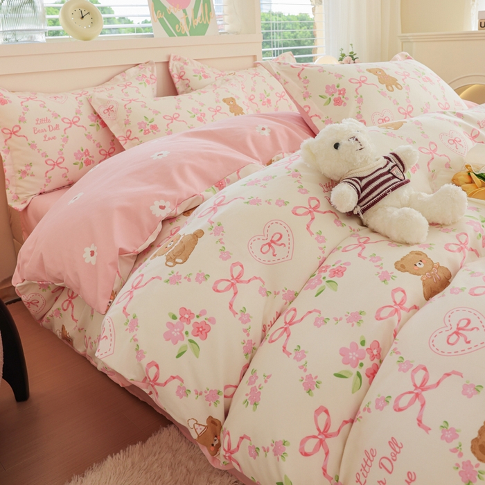 91家纺网 家纺一手货源 找家纺 优纤家纺 2025新款120克磨毛斜纹卡通花卉印花植物羊绒四件套 蝴蝶熊