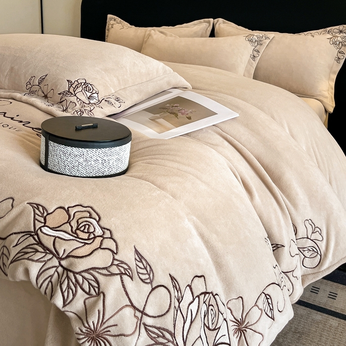 91家纺网 家纺一手货源 找家纺 （总）金牛座家纺 2025新款加厚牛奶绒轻奢刺绣四件套-若兰