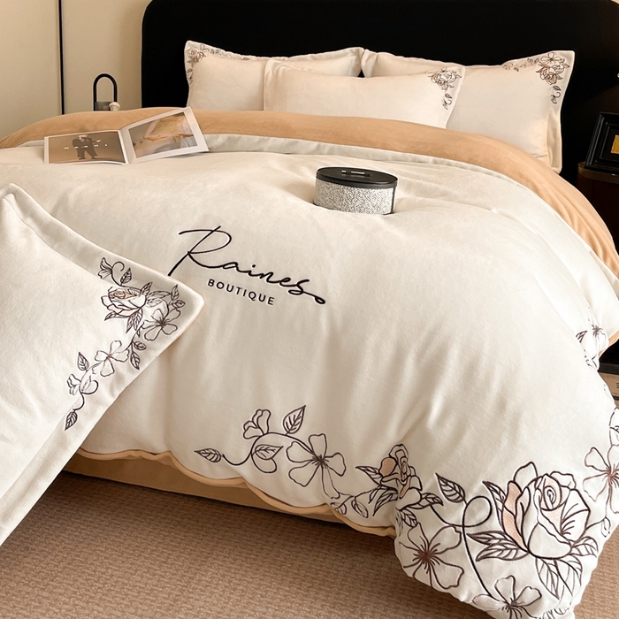 91家纺网 家纺一手货源 找家纺 金牛座家纺 2025新款加厚牛奶绒轻奢刺绣四件套-若兰 若兰-奶白