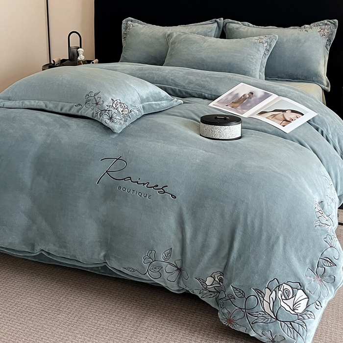 91家纺网 家纺一手货源 找家纺 金牛座家纺 2025新款加厚牛奶绒轻奢刺绣四件套-若兰 若兰-浅灰