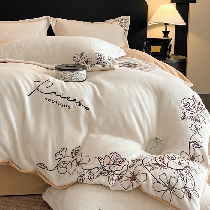 91家纺网 家纺一手货源 找家纺 金牛座家纺 2025新款加厚牛奶绒轻奢刺绣四件套-若兰 若兰-奶白