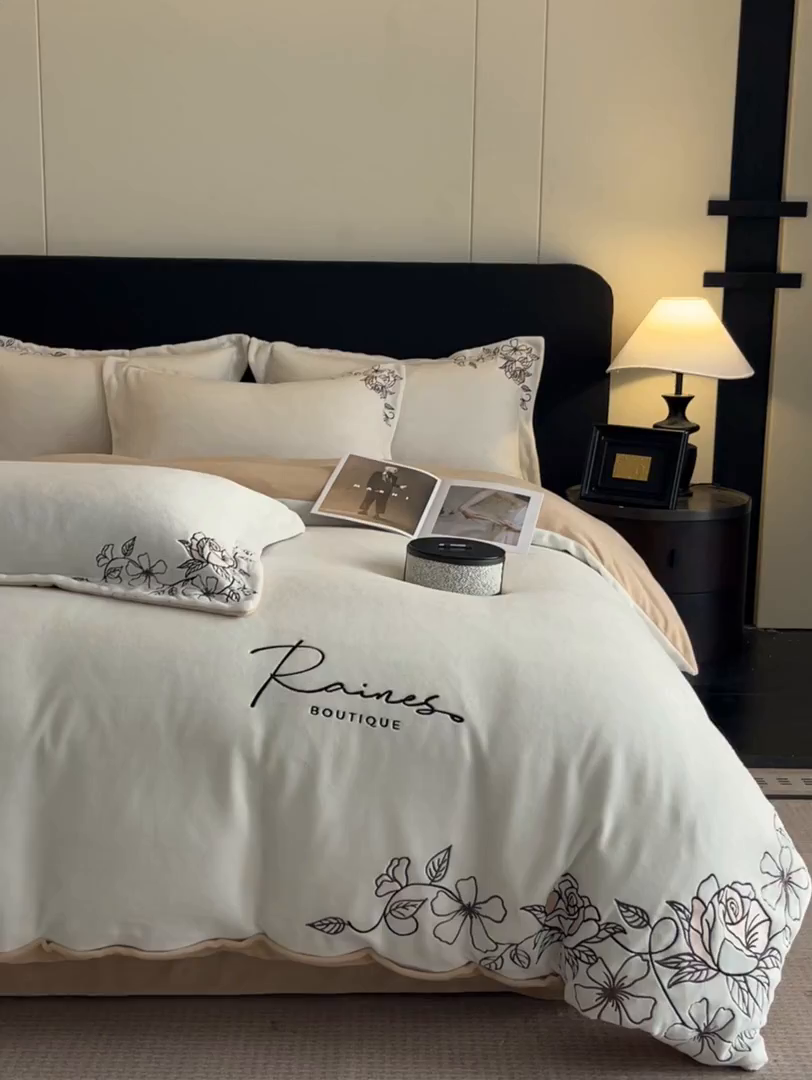 91家纺网 家纺一手货源 找家纺 金牛座家纺 2025新款加厚牛奶绒轻奢刺绣四件套-若兰 若兰-奶白