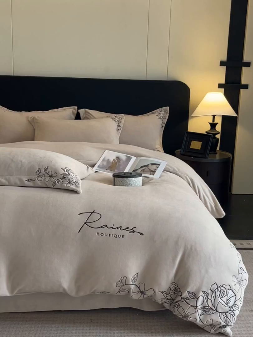 91家纺网 家纺一手货源 找家纺 （总）金牛座家纺 2025新款加厚牛奶绒轻奢刺绣四件套-若兰