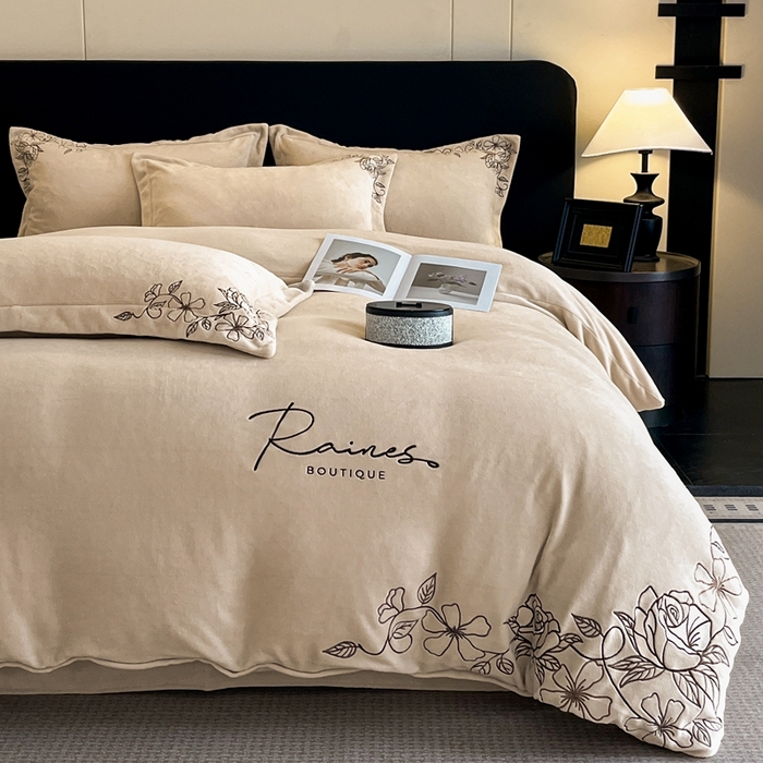 91家纺网 家纺一手货源 找家纺 金牛座家纺 2025新款加厚牛奶绒轻奢刺绣四件套-若兰 若兰-杏色