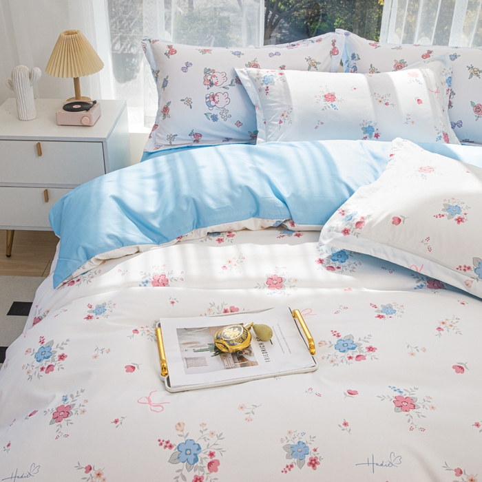 91家纺网 家纺一手货源 找家纺 优纤家纺 2025新款120克磨毛斜纹卡通花卉印花植物羊绒四件套 小清新