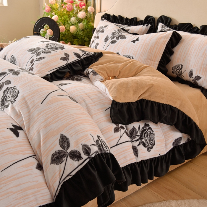 91家纺网 家纺一手货源 找家纺 （总）牵依 2025新款赫本风水花边牛奶绒四件套