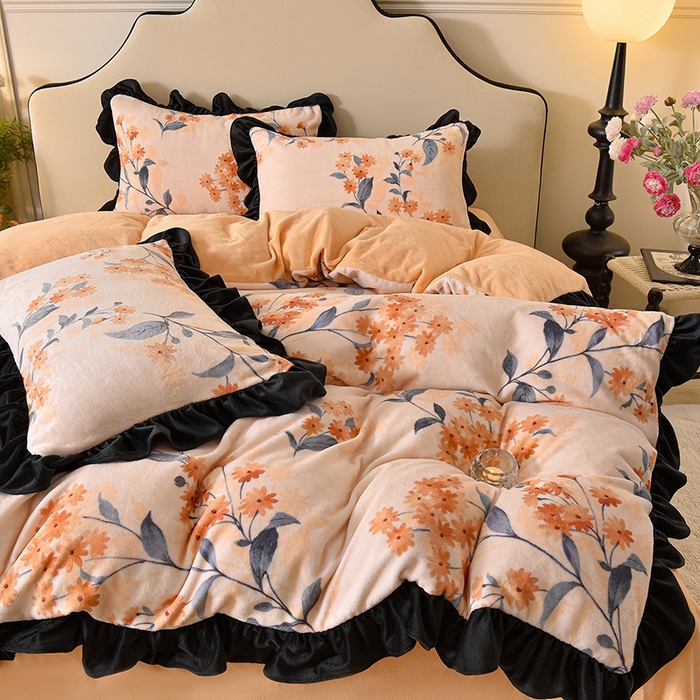 91家纺网 家纺一手货源 找家纺 牵依 2025新款赫本风水花边牛奶绒四件套 法式-花语浪漫