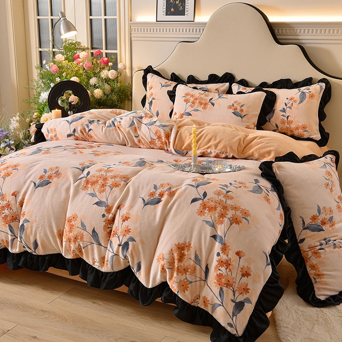 91家纺网 家纺一手货源 找家纺 牵依 2025新款赫本风水花边牛奶绒四件套 法式-花语浪漫