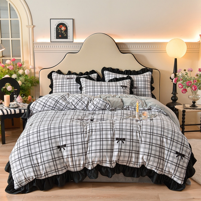 91家纺网 家纺一手货源 找家纺 牵依 2025新款赫本风水花边牛奶绒四件套 法式-简爱