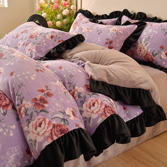 91家纺网 家纺一手货源 找家纺 （总）牵依 2025新款赫本风水花边牛奶绒四件套