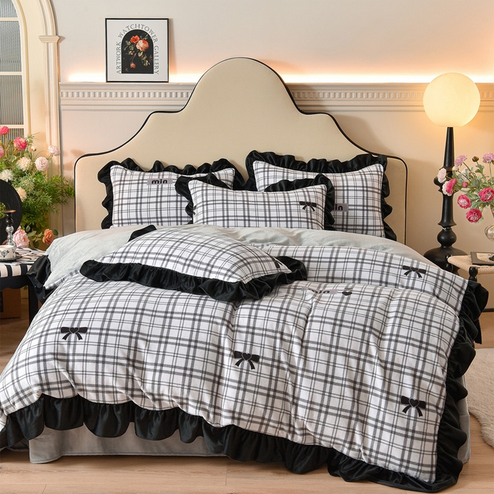 91家纺网 家纺一手货源 找家纺 牵依 2025新款赫本风水花边牛奶绒四件套 法式-简爱