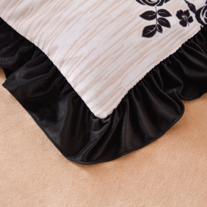 91家纺网 家纺一手货源 找家纺 （总）牵依 2025新款赫本风水花边牛奶绒四件套