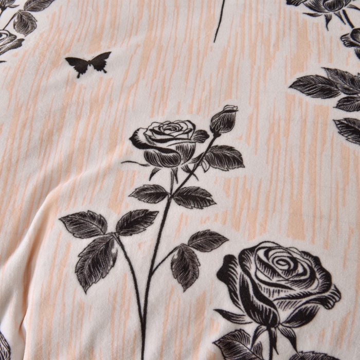 91家纺网 家纺一手货源 找家纺 牵依 2025新款赫本风水花边牛奶绒四件套 法式-优雅玫瑰