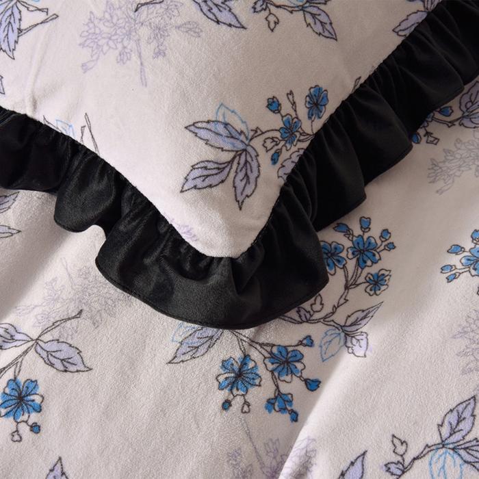 91家纺网 家纺一手货源 找家纺 牵依 2025新款赫本风水花边牛奶绒四件套 法式-兰亭花序