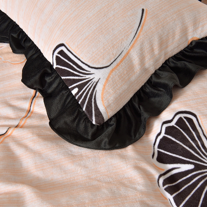 91家纺网 家纺一手货源 找家纺 牵依 2025新款赫本风水花边牛奶绒四件套 法式-银杏叶