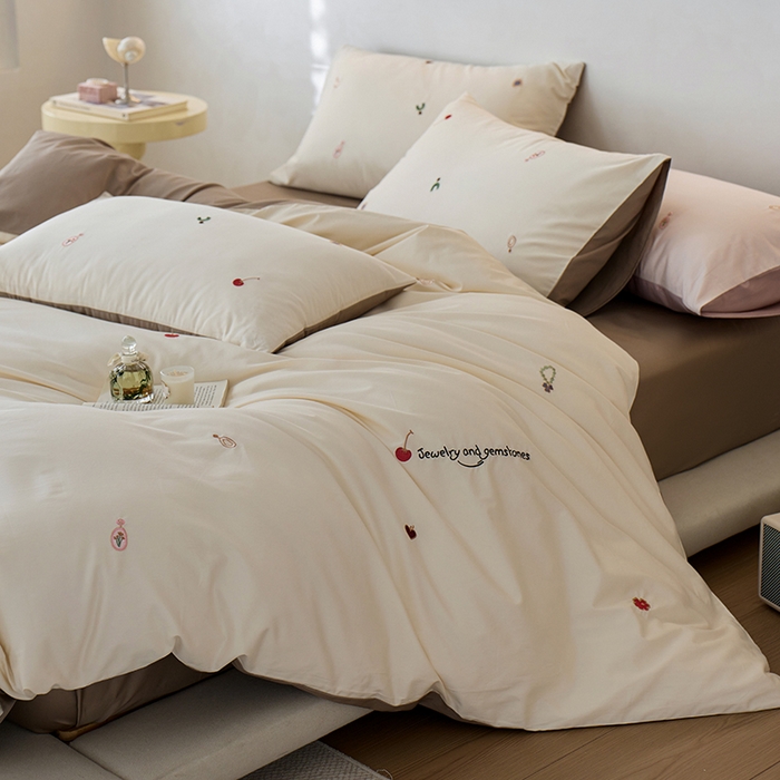 91家纺网 家纺一手货源 找家纺 简纯主义 2025新款100s贡缎长绒棉纯棉刺绣四件套-趣味 樱桃甜心-咖