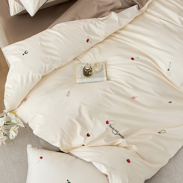 91家纺网 家纺一手货源 找家纺 简纯主义 2025新款100s贡缎长绒棉纯棉刺绣四件套-趣味 樱桃甜心-咖