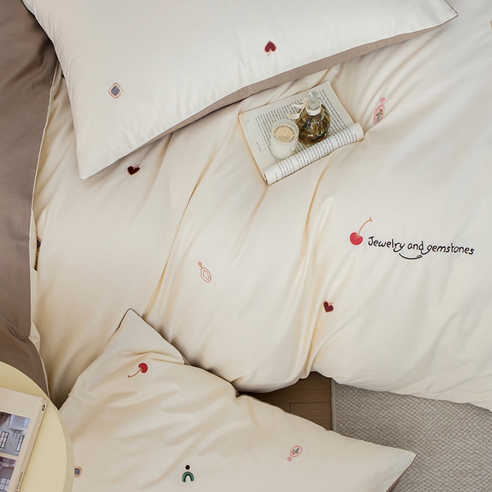 91家纺网 家纺一手货源 找家纺 简纯主义 2025新款100s贡缎长绒棉纯棉刺绣四件套-趣味 樱桃甜心-咖