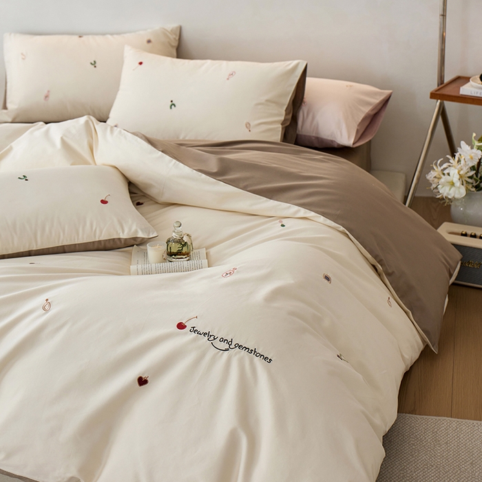 91家纺网 家纺一手货源 找家纺 简纯主义 2025新款100s贡缎长绒棉纯棉刺绣四件套-趣味 樱桃甜心-咖