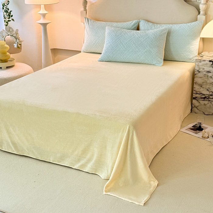 91家纺网 家纺一手货源 找家纺 眠博士 2025新款立体雕花牛奶绒加厚保暖四件套-安吉拉-芙蔓-赛琳 浮雕绒-安吉拉蓝黄