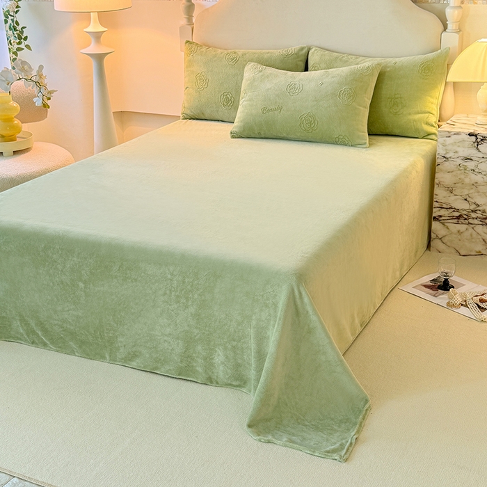 91家纺网 家纺一手货源 找家纺 眠博士 2025新款立体雕花牛奶绒加厚保暖四件套-安吉拉-芙蔓-赛琳 浮雕绒-芙蔓绿