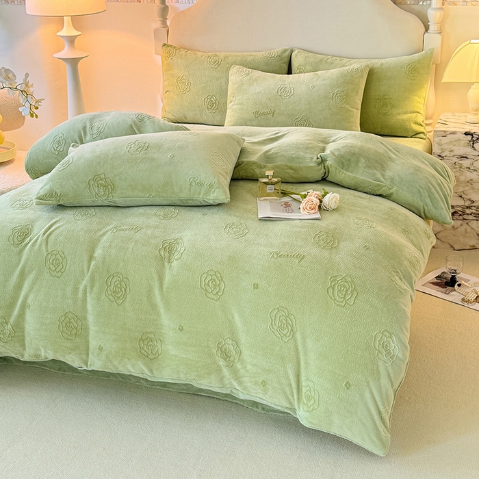 91家纺网 家纺一手货源 找家纺 眠博士 2025新款立体雕花牛奶绒加厚保暖四件套-安吉拉-芙蔓-赛琳 浮雕绒-芙蔓绿