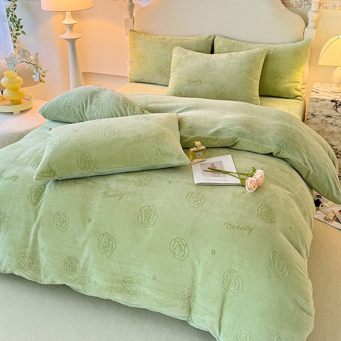 91家纺网 家纺一手货源 找家纺 眠博士 2025新款立体雕花牛奶绒加厚保暖四件套-安吉拉-芙蔓-赛琳 浮雕绒-芙蔓绿