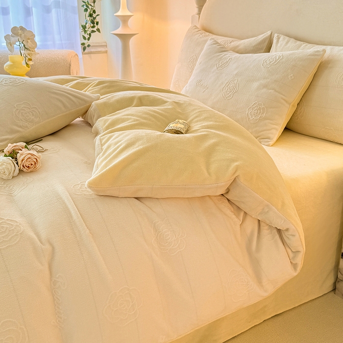 91家纺网 家纺一手货源 找家纺 （总）眠博士 2025新款立体雕花牛奶绒加厚保暖四件套-安吉拉-芙蔓-赛琳