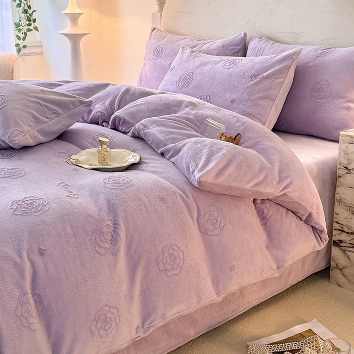 91家纺网 家纺一手货源 找家纺 眠博士 2025新款立体雕花牛奶绒加厚保暖四件套-安吉拉-芙蔓-赛琳 浮雕绒-芙蔓紫