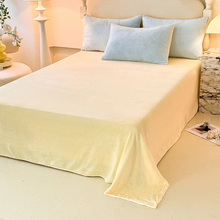 91家纺网 家纺一手货源 找家纺 眠博士 2025新款立体雕花牛奶绒加厚保暖四件套-安吉拉-芙蔓-赛琳 浮雕绒-芙蔓蓝黄