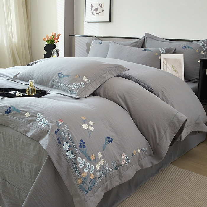 91家纺网 家纺一手货源 找家纺 金纱玉纺家纺 2025新款水洗棉工艺刺绣四件套 恬静时光-中灰