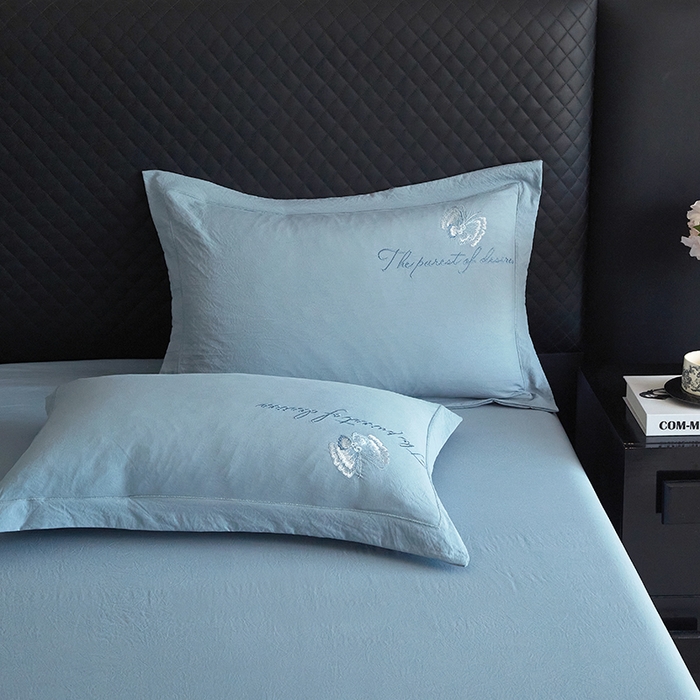 91家纺网 家纺一手货源 找家纺 金纱玉纺家纺 2025新款水洗棉工艺刺绣四件套 沁颜花开-宾利蓝