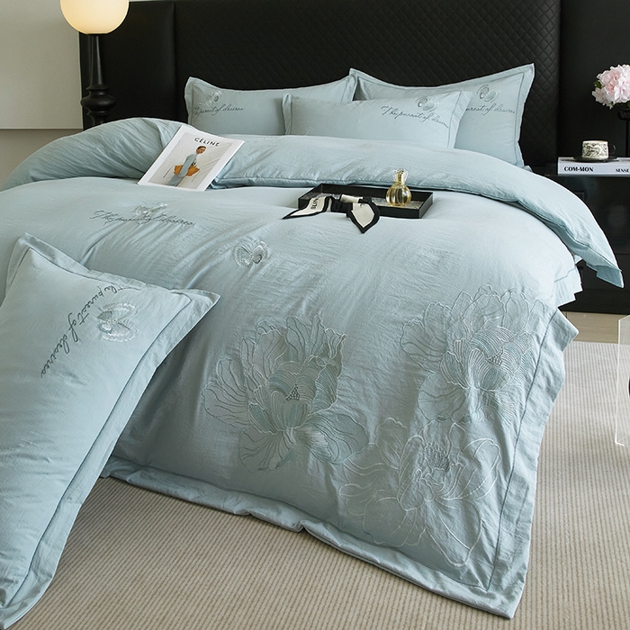 91家纺网 家纺一手货源 找家纺 金纱玉纺家纺 2025新款水洗棉工艺刺绣四件套 沁颜花开-豆绿