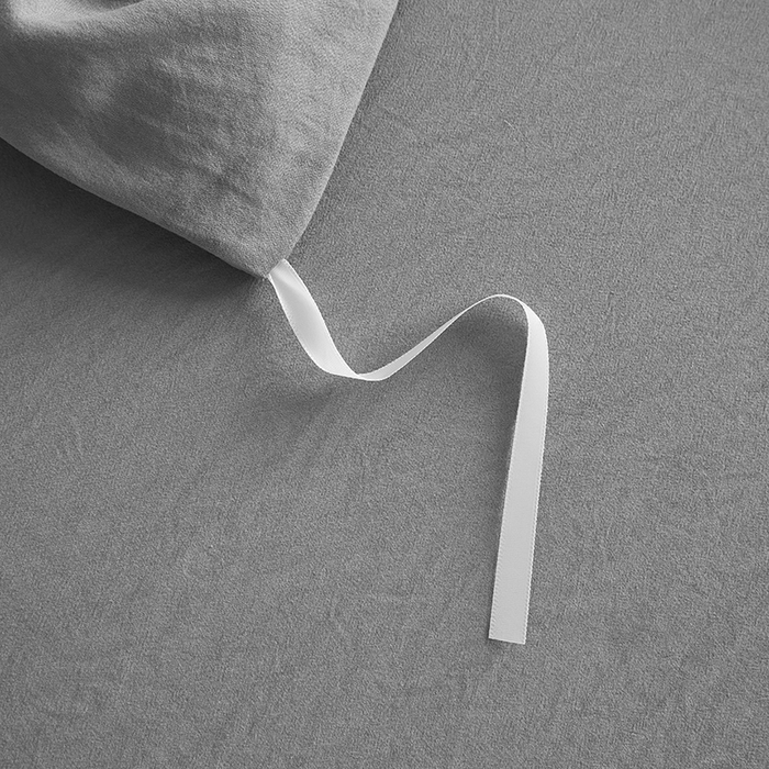 91家纺网 家纺一手货源 找家纺 金纱玉纺家纺 2025新款水洗棉工艺刺绣四件套 沁颜花开-中灰